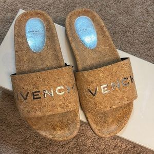 Givenchy printed slides